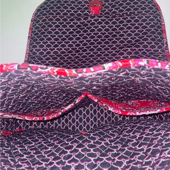 VERA BRADLEY MESSENGER BAG* - Picture 5 of 9